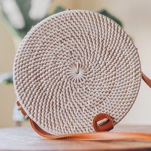 SAMNANG Round Rattan Bag in Bulat White/Tan